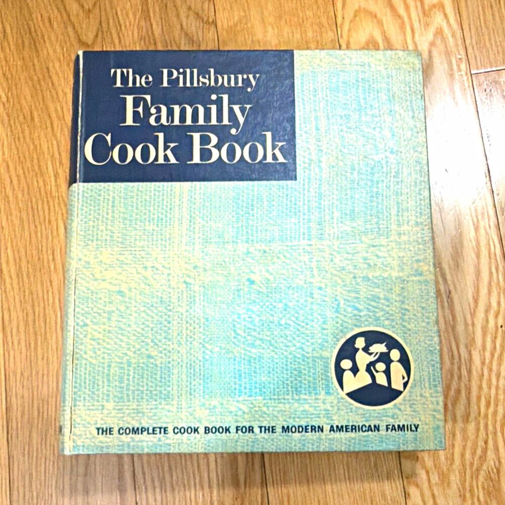 Vintage The Pillsbury Family Cook Book Loose-Leaf Ring/Wire Bound Cookbook